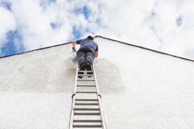 Peinture extérieure à Saint-Léonard-des-Bois — façades et ravalement